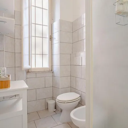 Апартаменты La Dolce - Stone's Throw From The Center Рим