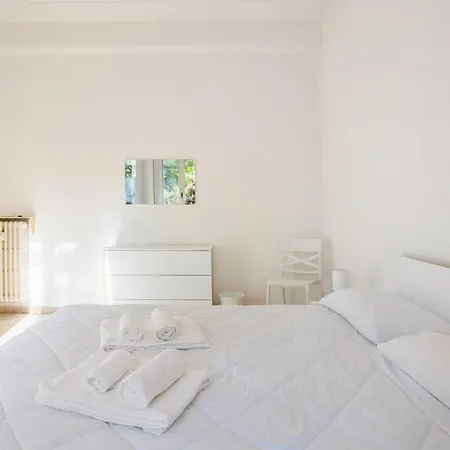 Апартаменты La Dolce - Stone's Throw From The Center