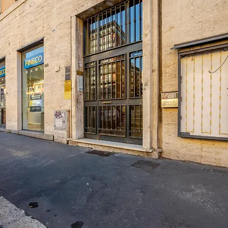 Апартаменты La Dolce - Stone's Throw From The Center Рим