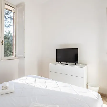 La Dolce - Stone's Throw From The Center