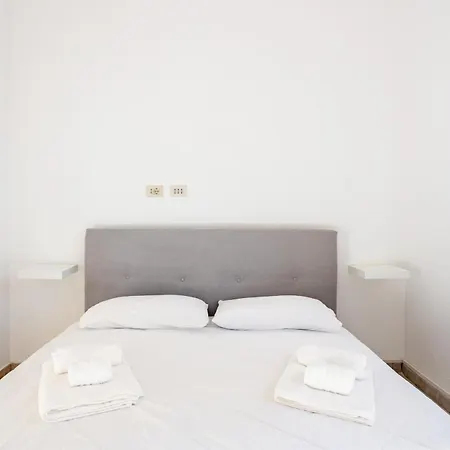 La Dolce - Stone's Throw From The Center *