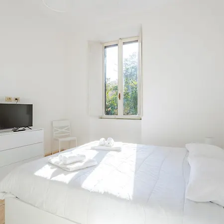 Апартаменты La Dolce - Stone's Throw From The Center