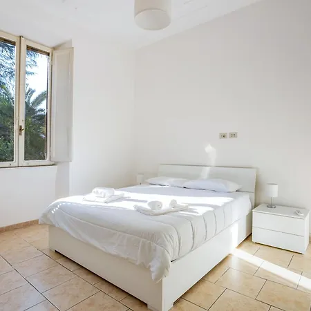 La Dolce - Stone's Throw From The Center *